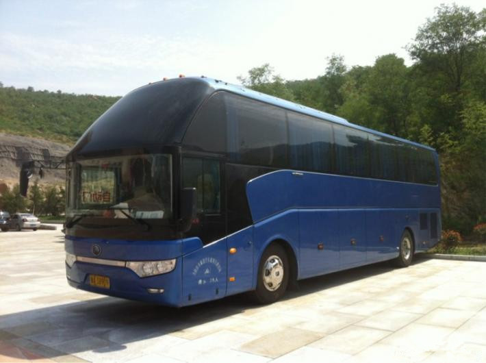 大巴车1_副本.jpg